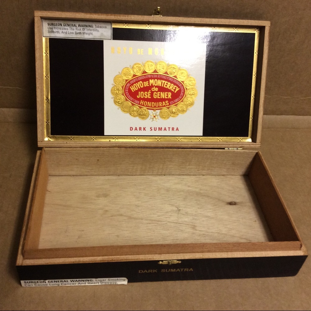 Wooden Cigar Box Hoyo de Monterrey de Jose Gener